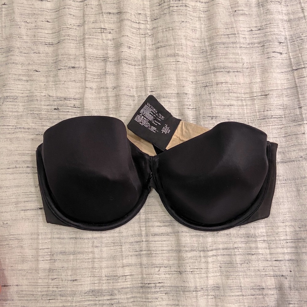Victoria’s Secret strapless black bra 34D
